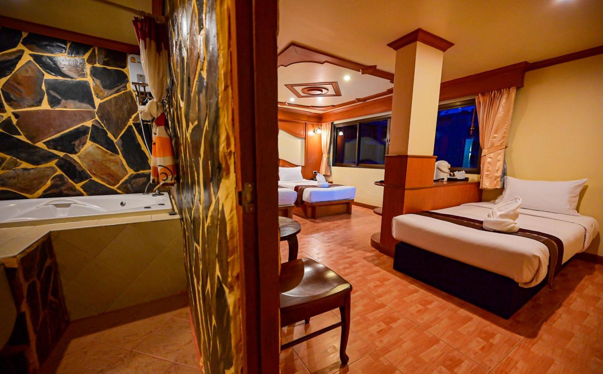 Complex Hotel Patong Kültér fotó