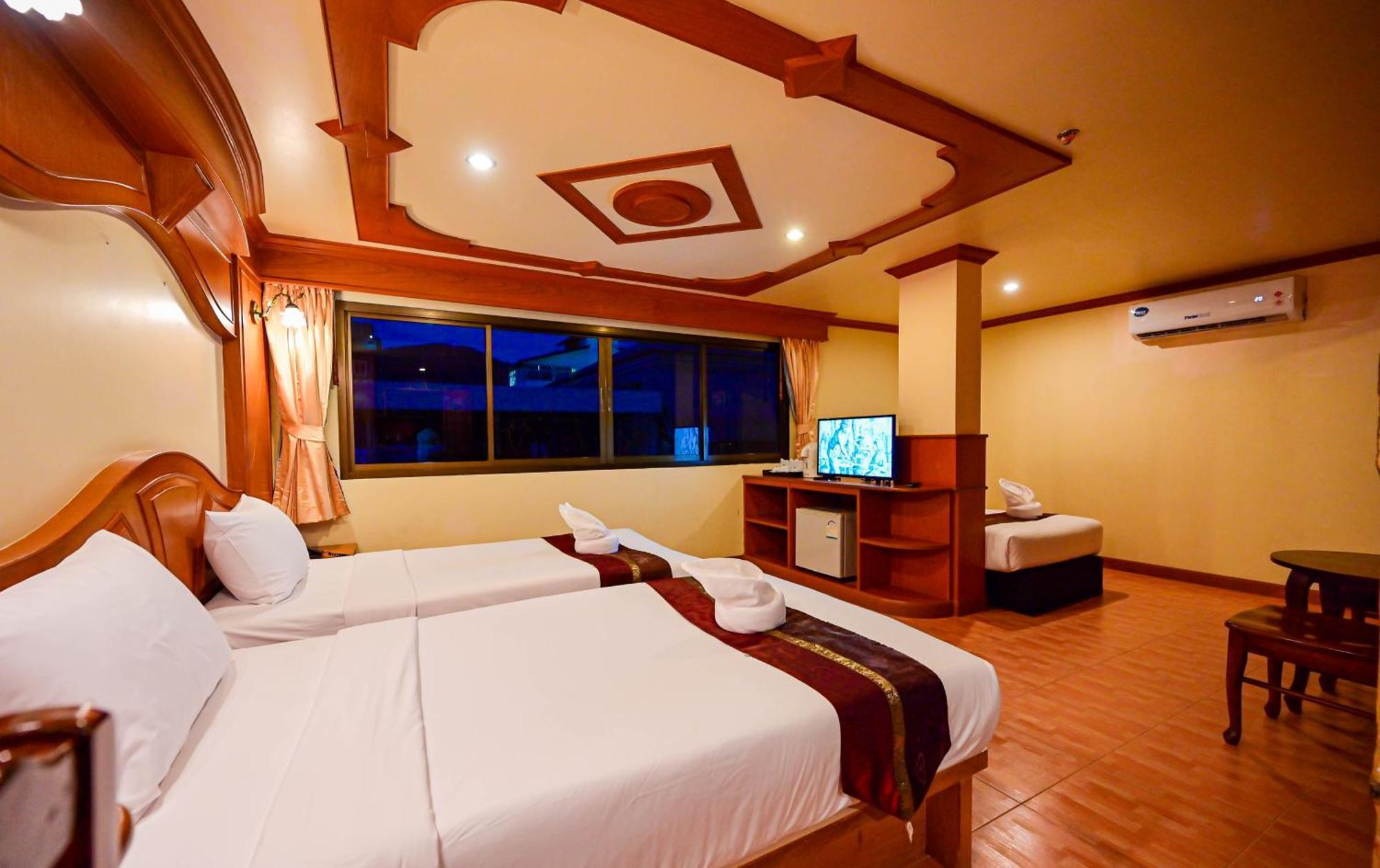 Complex Hotel Patong Kültér fotó