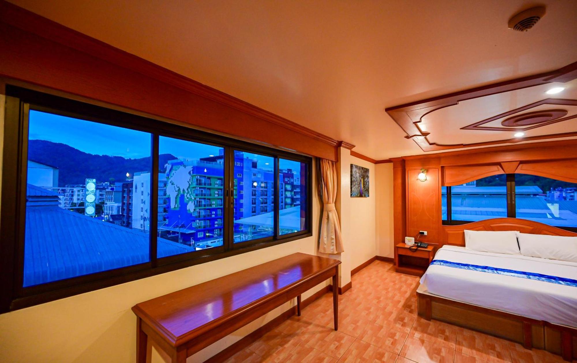 Complex Hotel Patong Kültér fotó