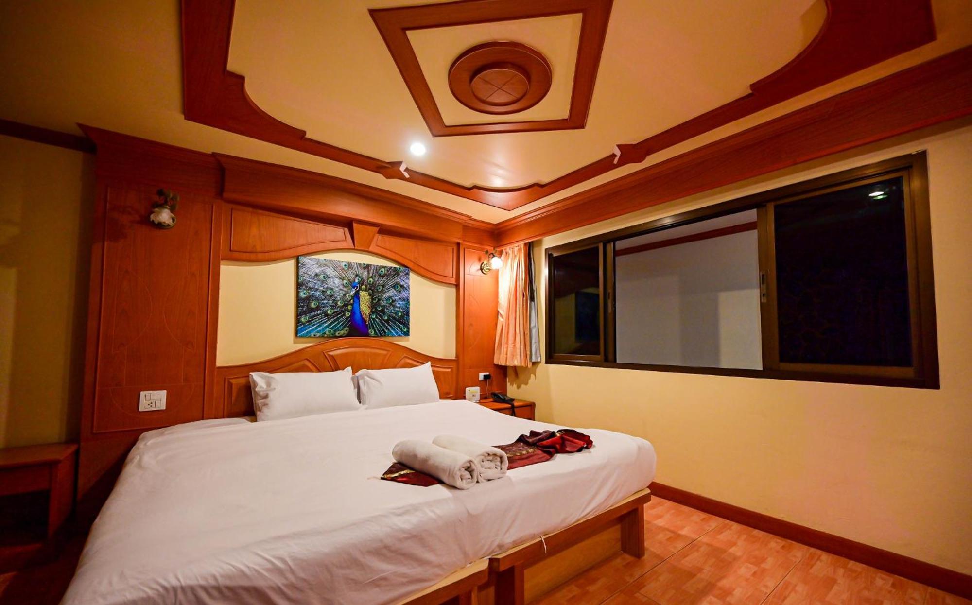 Complex Hotel Patong Kültér fotó