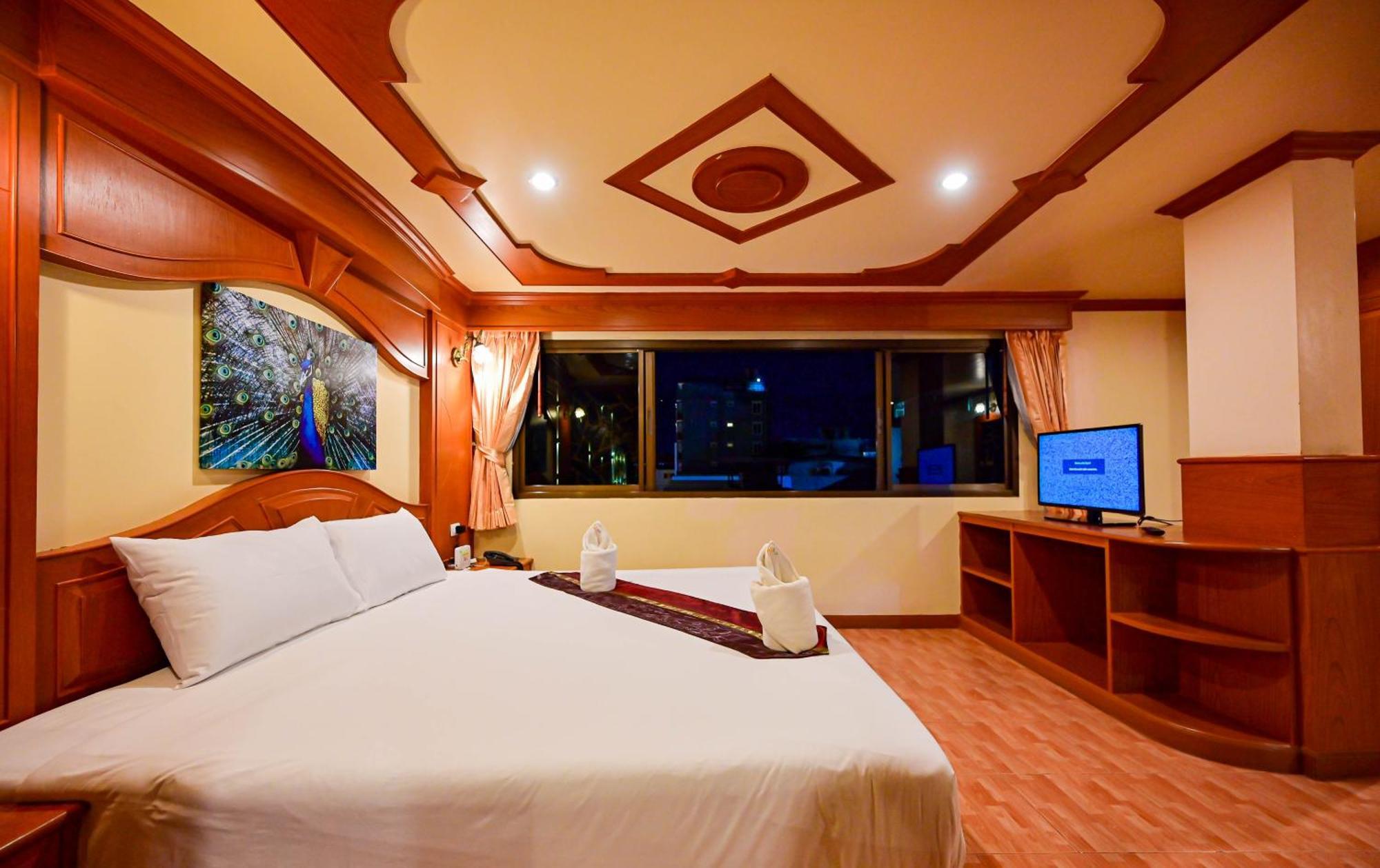 Complex Hotel Patong Kültér fotó