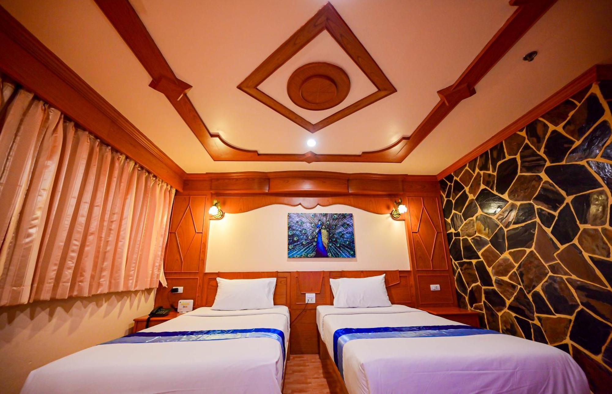 Complex Hotel Patong Kültér fotó