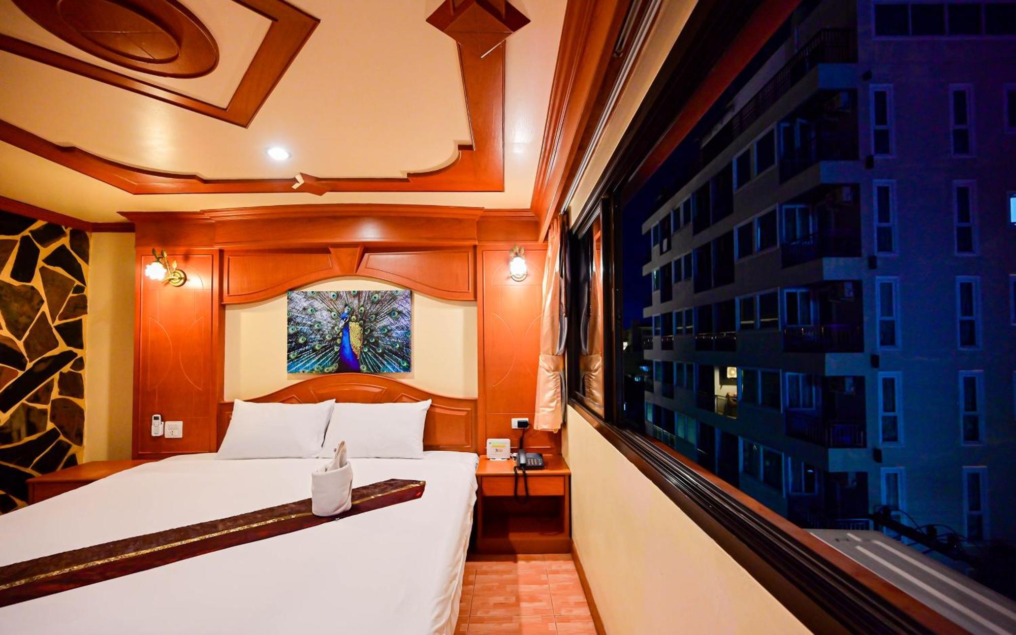 Complex Hotel Patong Kültér fotó